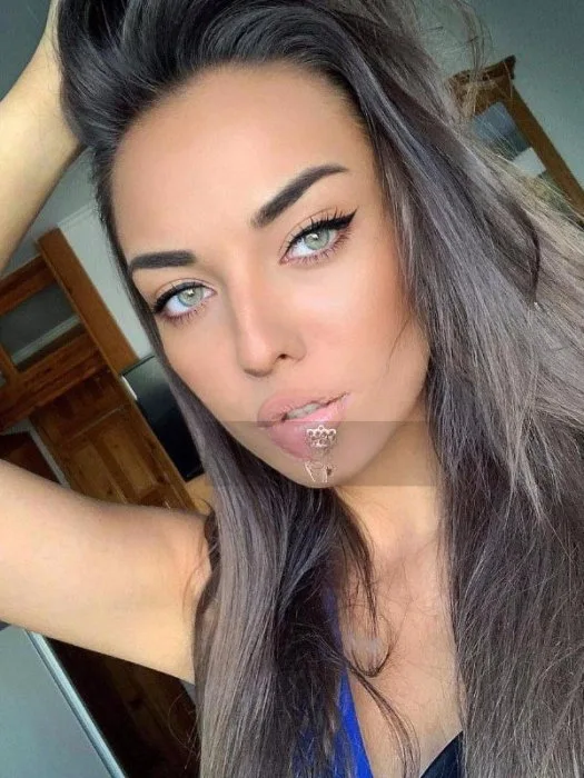 Karina escort Scotland
